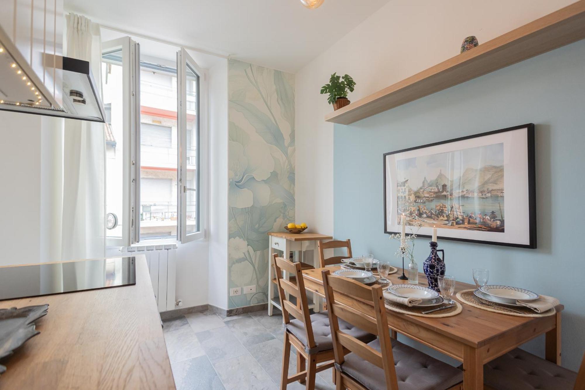 Old Court Hideaway By Rent All Como Exterior photo